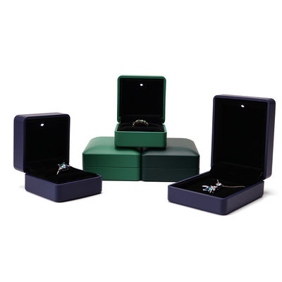 Round White Leather LED Jewelry Box with Custom Logo and Silk Screen Print from Hanhong