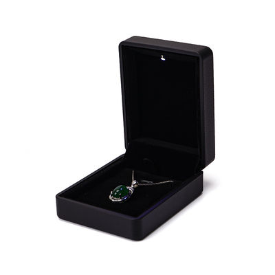 Hanhong Custom Ring Box with Light 6.5*6.5*4.5cm Size Black Leather and Velvet Material