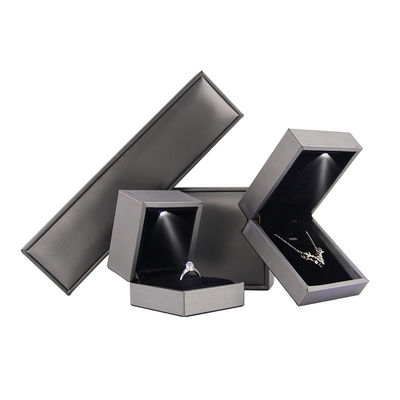 Customized Hanhong Logo LED Jewelry Box for Luxury Faux Leather Personalized Packaging