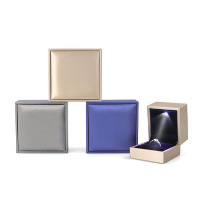 Customized Hanhong Logo LED Jewelry Box for Luxury Faux Leather Personalized Packaging