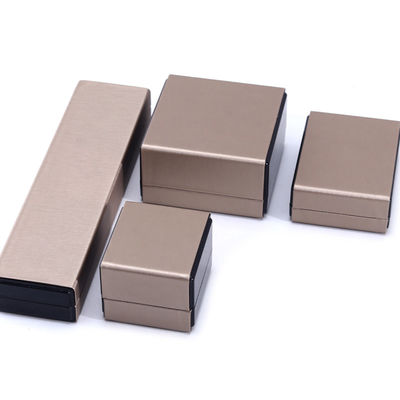 9*9*5cm Rectangle Hanhong Custom Gold Necklace Bracelet and Ring LED Jewelry Packaging Box