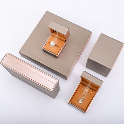 OEM PU Leather LED Jewelry Box , Handy Square Jewelry Luxury Packaging Box Set