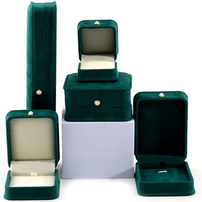 Buy 9*9*4.5cm Green Velvet Ring Jewelry Box for Customized Bracelet Earrings Packaging online manufacture
