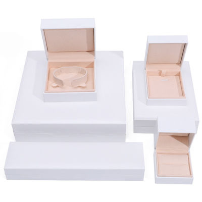 Custom 9x9x4cm Jewelry White Paper Box for Bracelet Earrings Necklace Ring Packaging
