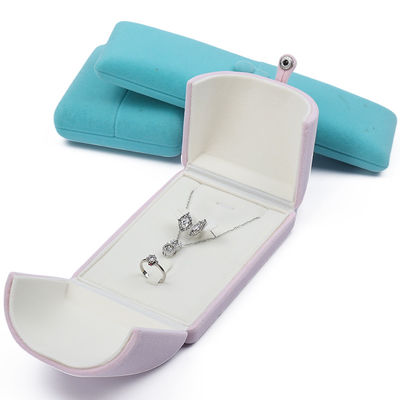 Multi Color Velvet Necklace And Earring Box Clamshell Shaped Jewelry Case Packaging
