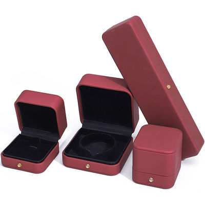 Wind Red Sleek PU Leather Jewelry Storage Packaging Box with Gold Button Ornament