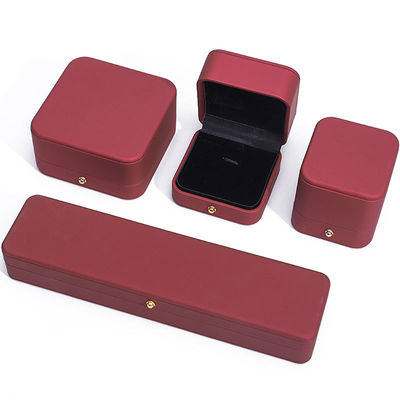 Wind Red Sleek PU Leather Jewelry Storage Packaging Box with Gold Button Ornament