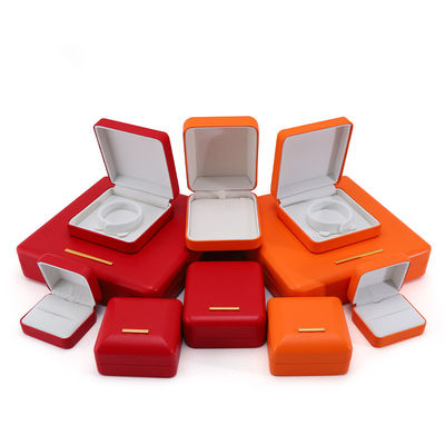 Multi-Color Sleek Convex PU Leather Jewelry Storage Box for Luxury Packaging