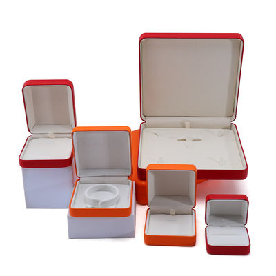 Multi-Color Sleek Convex PU Leather Jewelry Storage Box for Luxury Packaging