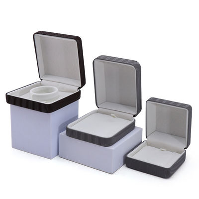High-End Ray Grain Faux Leather Jewelry Packaging Box with Golden Bar Ornament