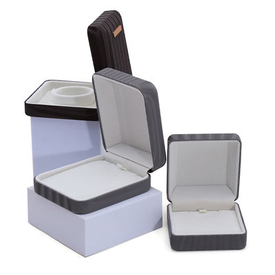 High-End Ray Grain Faux Leather Jewelry Packaging Box with Golden Bar Ornament